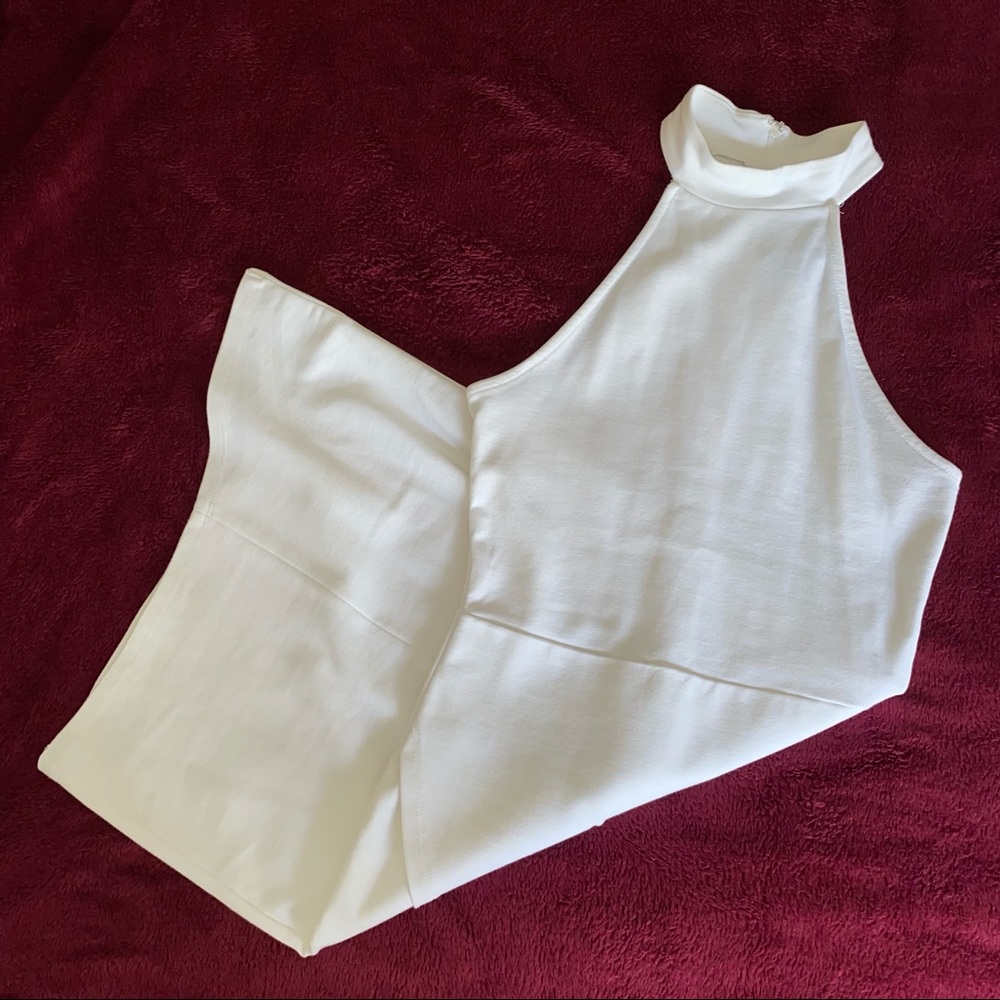 BodyCon White Halter Dress by Forever21⚪️👗